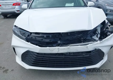 2025 Toyota Camry Le z USA, uszkodzony, nr VIN 4T1DAACK6SU577317